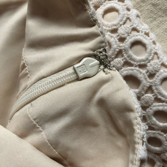 Banana Republic Lace Shorts Size 4 - Picture 5 of 8